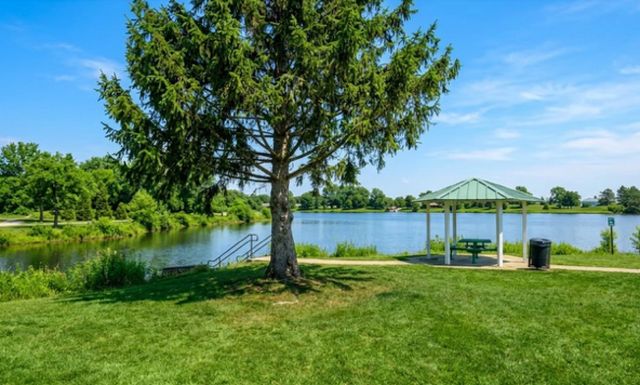 2 Echo Court 2, Vernon Hills, IL 60061