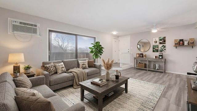 2 Echo Court 2, Vernon Hills, IL 60061