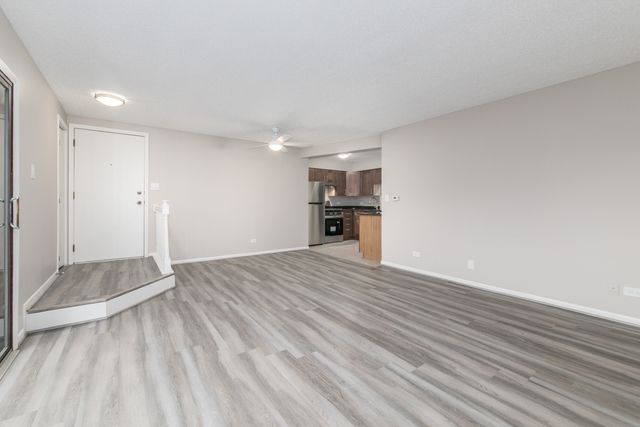 2 Echo Court 2, Vernon Hills, IL 60061