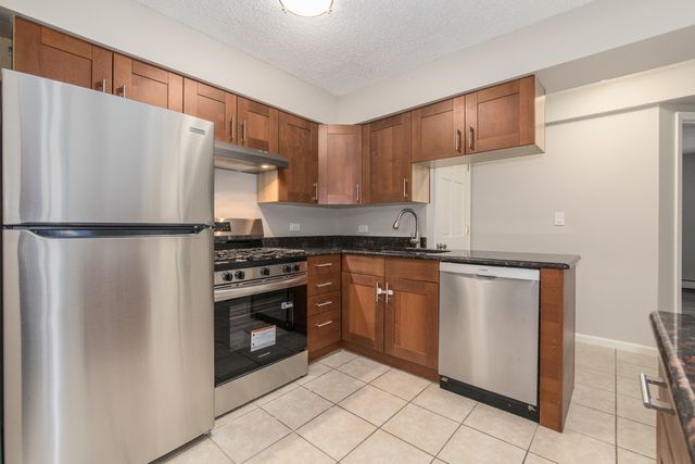 2 Echo Court 2, Vernon Hills, IL 60061
