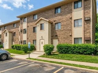 2 Echo Court 2, Vernon Hills, IL 60061