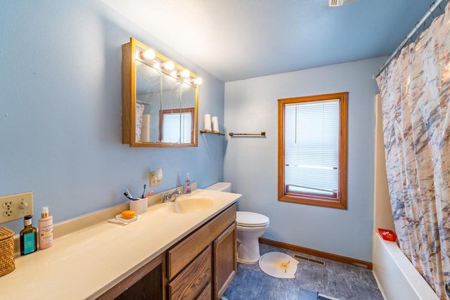 221511 COUNTY ROAD B, Marathon, WI 54448