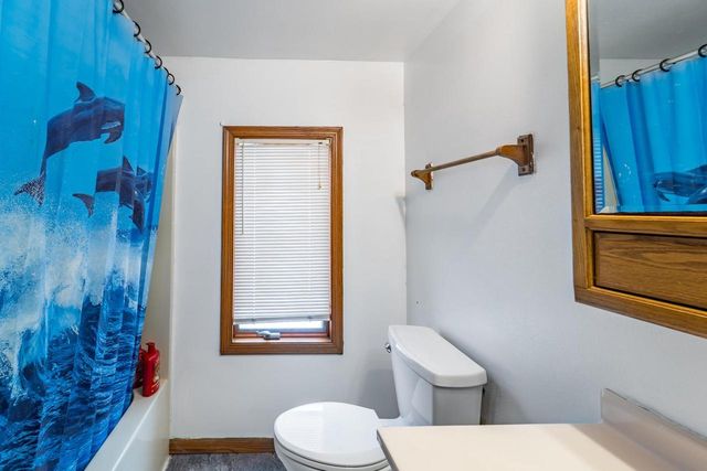 221511 COUNTY ROAD B, Marathon, WI 54448