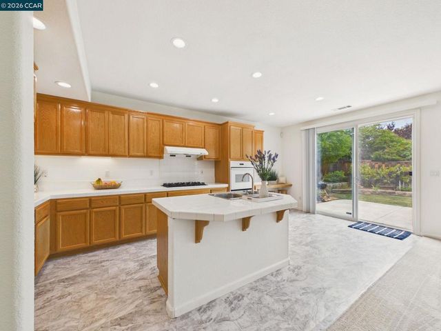 2072 Schell Mountain Way, Antioch, CA 94531