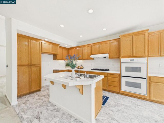 2072 Schell Mountain Way, Antioch, CA 94531