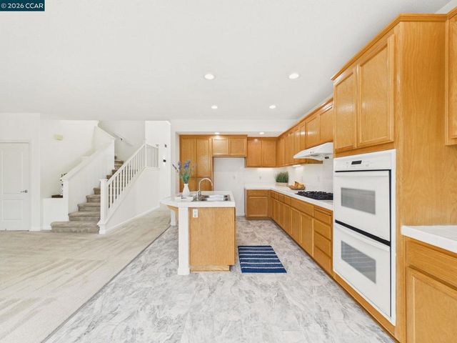 2072 Schell Mountain Way, Antioch, CA 94531