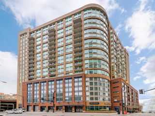 600 N KINGSBURY Street 309, Chicago, IL 60654