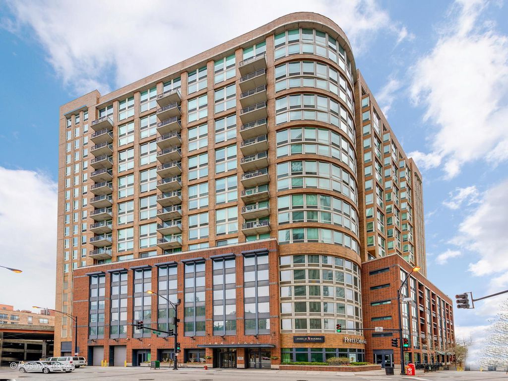600 N KINGSBURY Street 309, Chicago, IL 60654