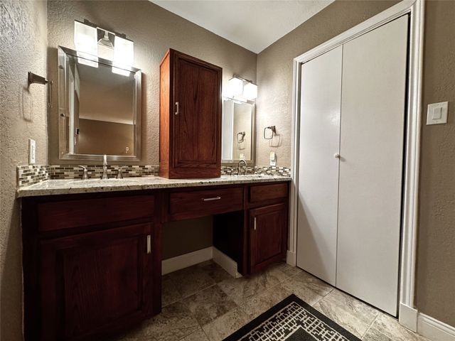 18240 Midway Road 902, Dallas, TX 75287