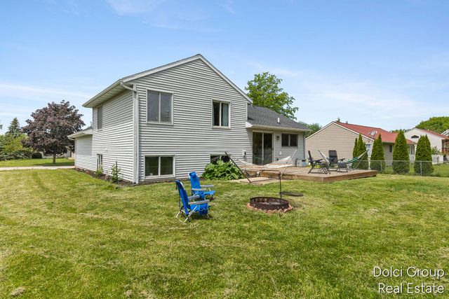 233 Jennifer Lane, Holland, MI 49423