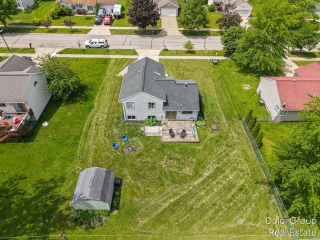 233 Jennifer Lane, Holland, MI 49423