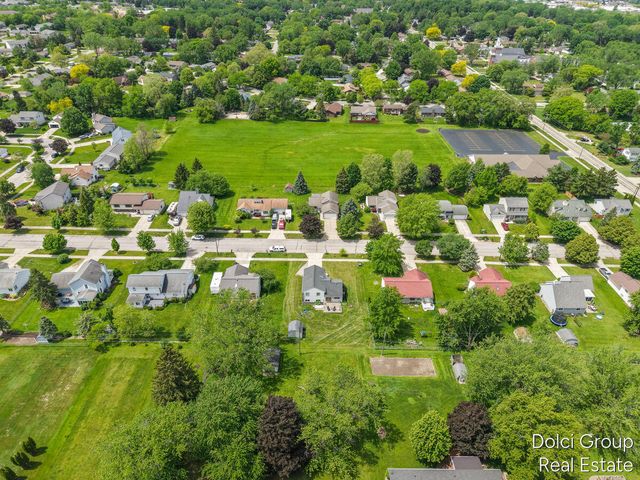233 Jennifer Lane, Holland, MI 49423