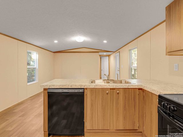 1230 Greenbriar, Canyon Lake, TX 78133