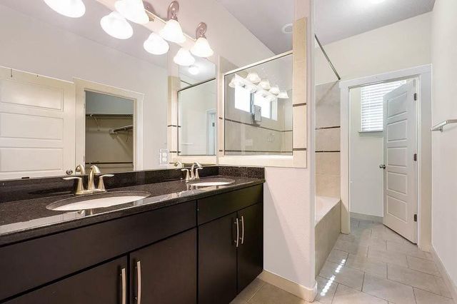 2001 Faro DR 4, Austin, TX 78741