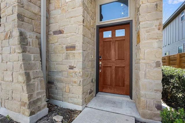 2001 Faro DR 4, Austin, TX 78741