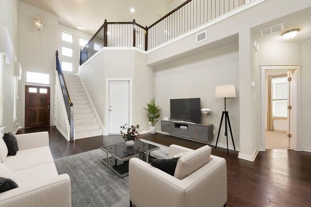 2001 Faro DR 4, Austin, TX 78741