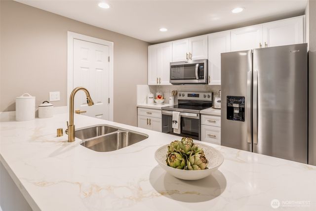 32135 32nd Avenue SW, Federal Way, WA 98023