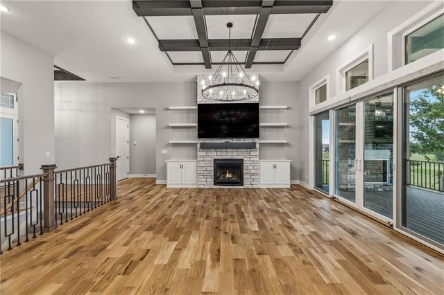 10139 N Kansas Court, Kansas City, MO 64155
