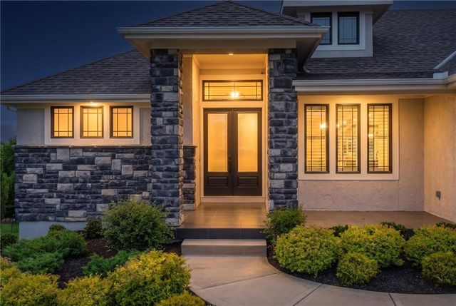 10139 N Kansas Court, Kansas City, MO 64155