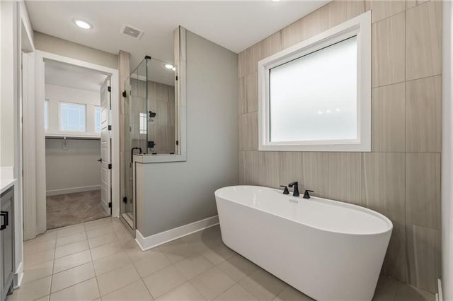10139 N Kansas Court, Kansas City, MO 64155