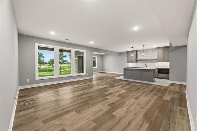 10139 N Kansas Court, Kansas City, MO 64155