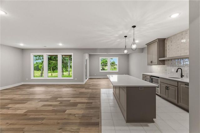 10139 N Kansas Court, Kansas City, MO 64155