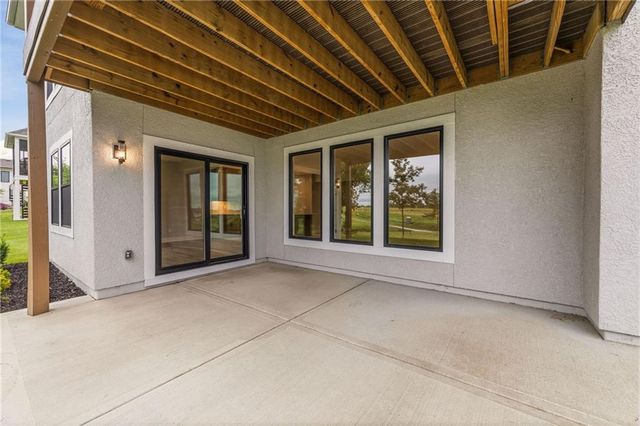 10139 N Kansas Court, Kansas City, MO 64155