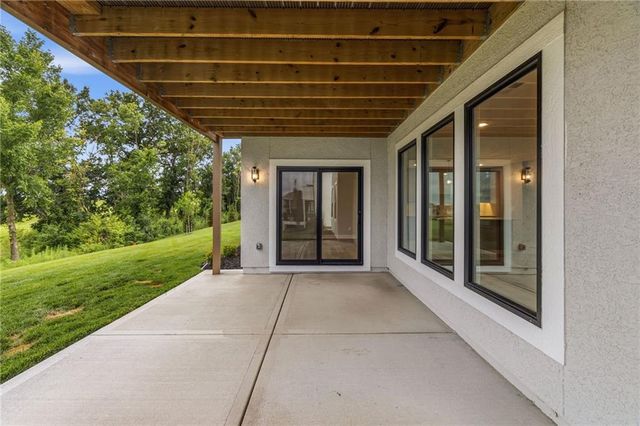 10139 N Kansas Court, Kansas City, MO 64155