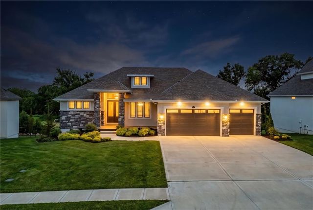 10139 N Kansas Court, Kansas City, MO 64155
