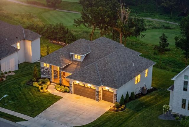 10139 N Kansas Court, Kansas City, MO 64155