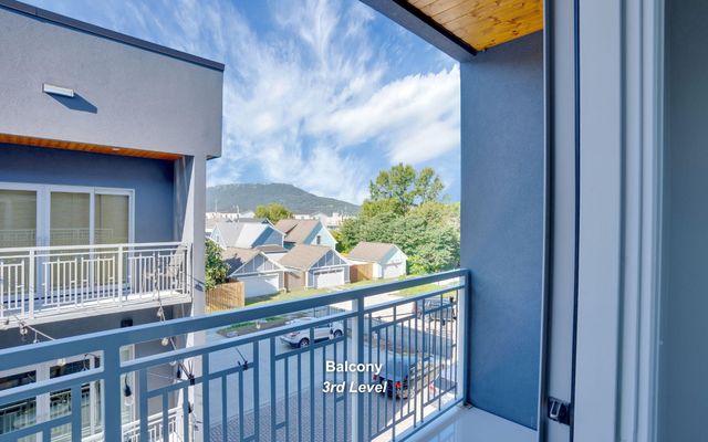 550 E Main St Apt 102, Chattanooga, TN 37408