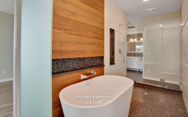 550 E Main St Apt 102, Chattanooga, TN 37408
