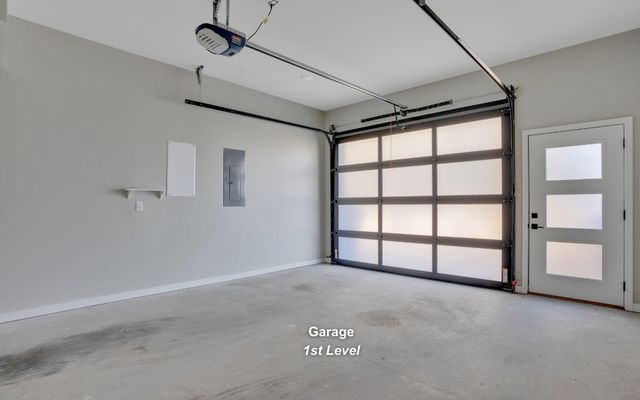 550 E Main St Apt 102, Chattanooga, TN 37408