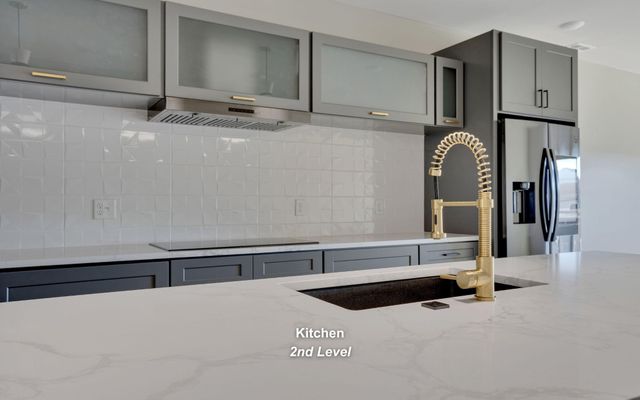 550 E Main St Apt 102, Chattanooga, TN 37408