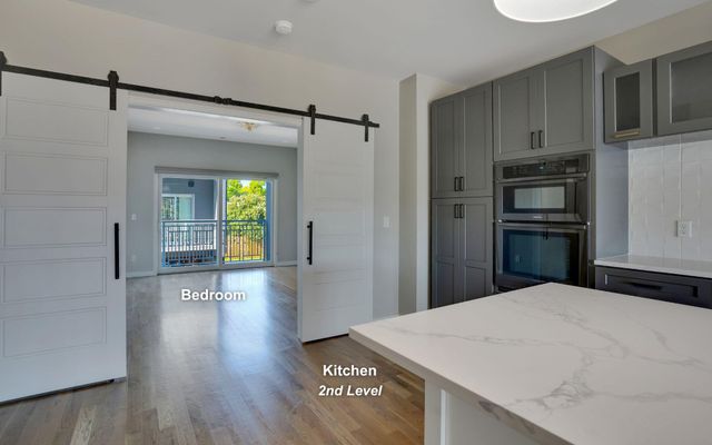 550 E Main St Apt 102, Chattanooga, TN 37408