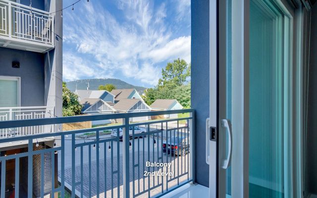 550 E Main St Apt 102, Chattanooga, TN 37408
