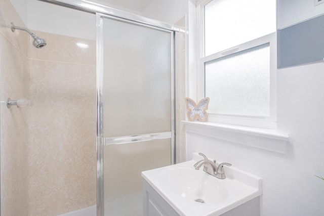 4065 N Eddy Avenue, Fresno, CA 93727