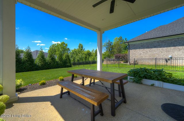 3604 Aspen Creek Dr, Jeffersontown, KY 40299