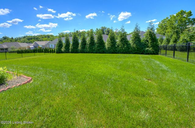 3604 Aspen Creek Dr, Jeffersontown, KY 40299