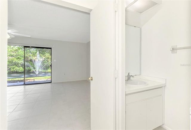 935 SUNRIDGE WAY B4, Sarasota, FL 34234