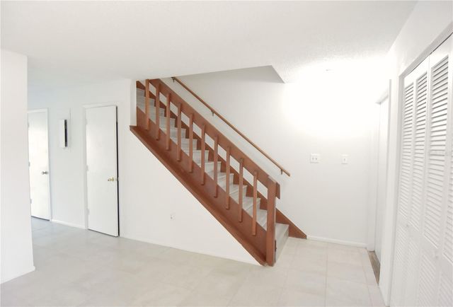 935 SUNRIDGE WAY B4, Sarasota, FL 34234