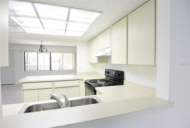 935 SUNRIDGE WAY B4, Sarasota, FL 34234