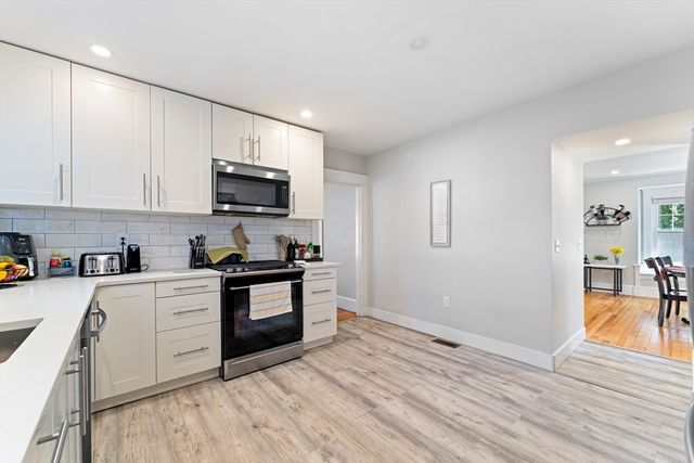 22 Frank St, Worcester, MA 01604