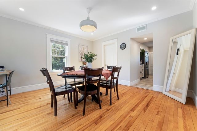 22 Frank St, Worcester, MA 01604