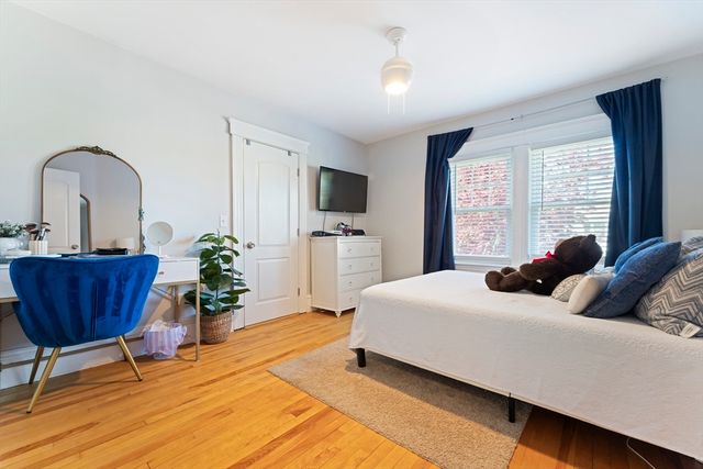 22 Frank St, Worcester, MA 01604