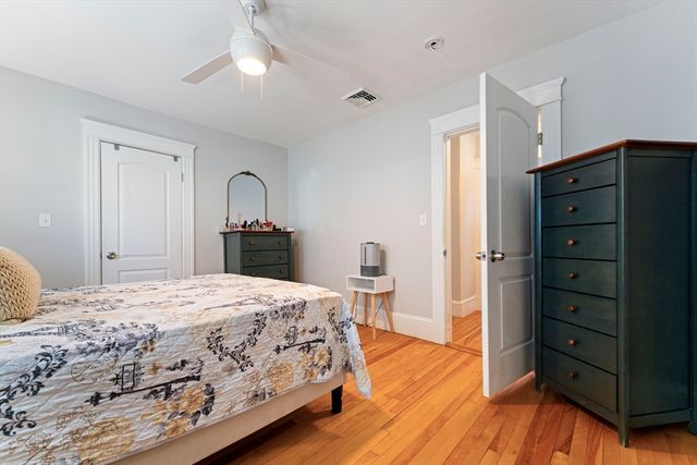 22 Frank St, Worcester, MA 01604