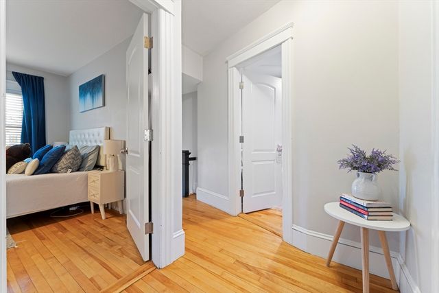 22 Frank St, Worcester, MA 01604