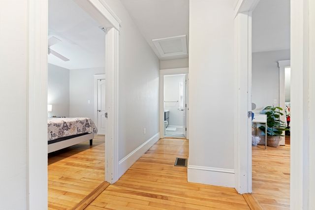 22 Frank St, Worcester, MA 01604