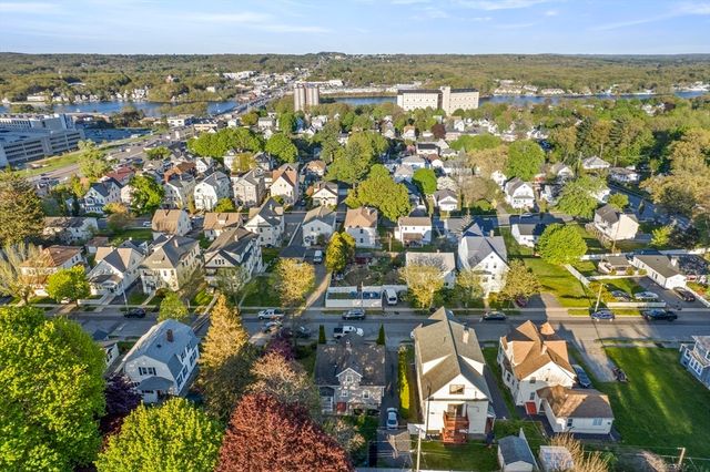 22 Frank St, Worcester, MA 01604