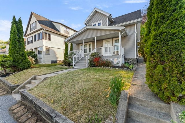 22 Frank St, Worcester, MA 01604